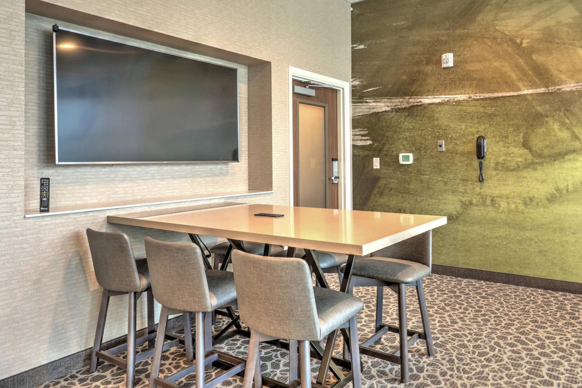 Courtyard By Marriott Deptford Hotel Almonesson Exterior photo