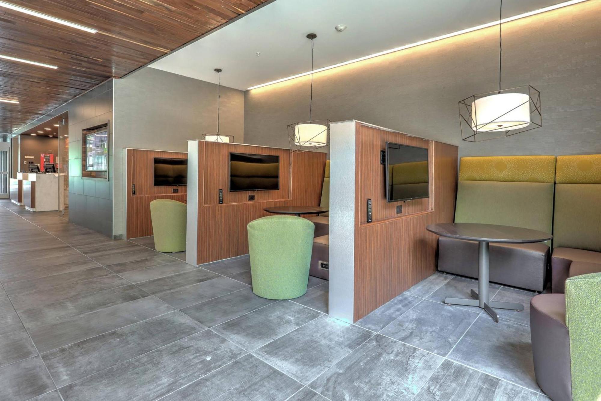 Courtyard By Marriott Deptford Hotel Almonesson Exterior photo