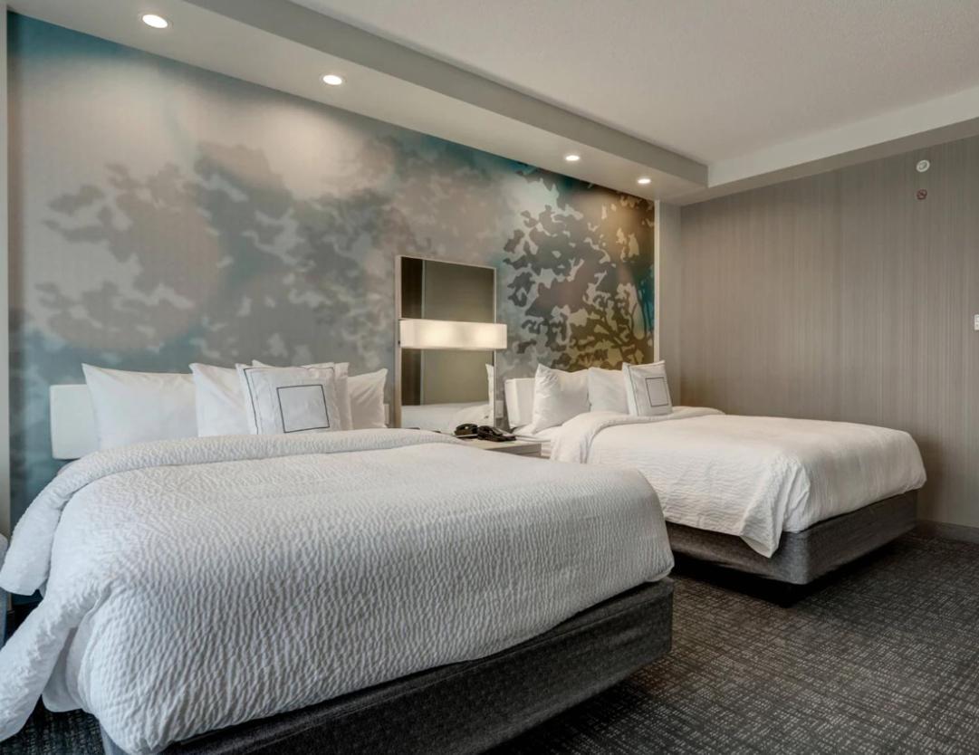 Courtyard By Marriott Deptford Hotel Almonesson Exterior photo