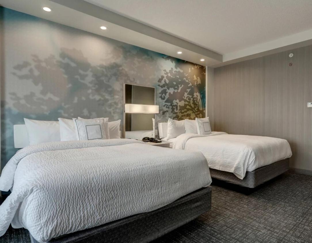 Courtyard By Marriott Deptford Hotel Almonesson Exterior photo