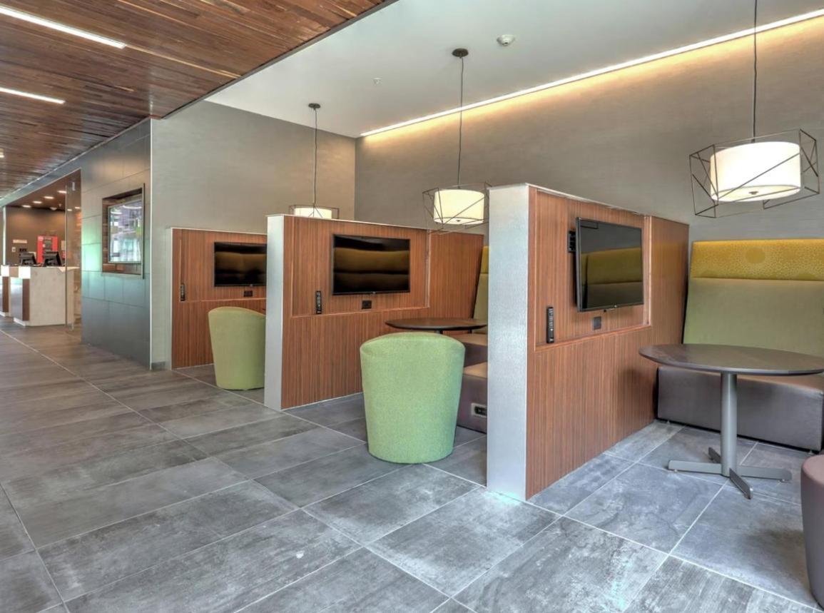 Courtyard By Marriott Deptford Hotel Almonesson Exterior photo